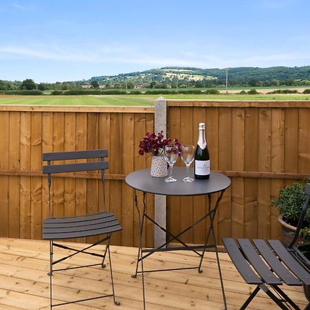 Outbak Shepherds Hut Cheltenham Esterno foto