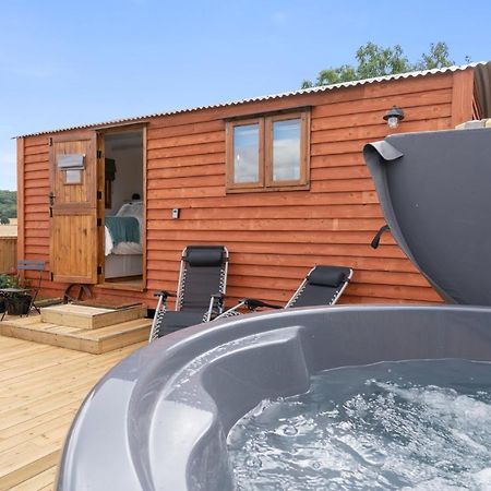 Outbak Shepherds Hut Cheltenham Esterno foto