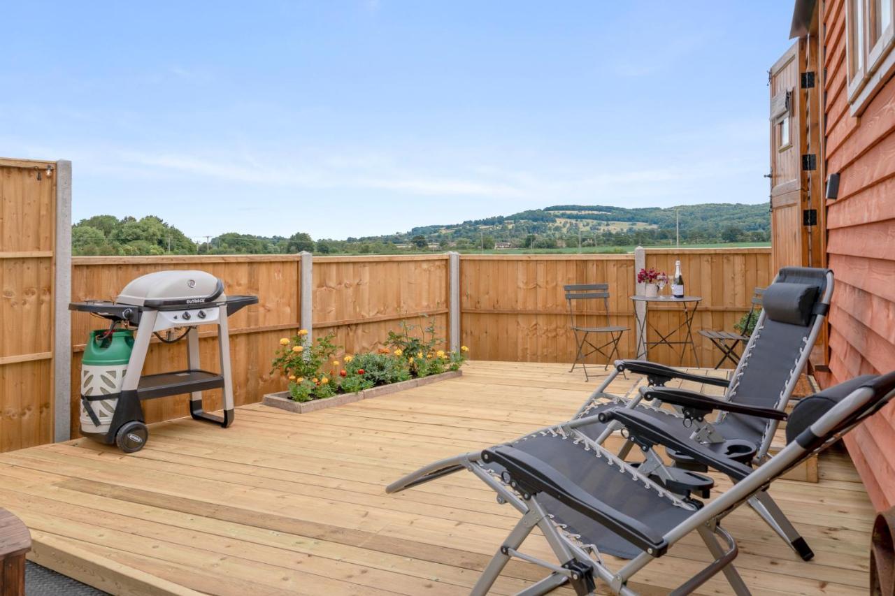 Outbak Shepherds Hut Cheltenham Esterno foto