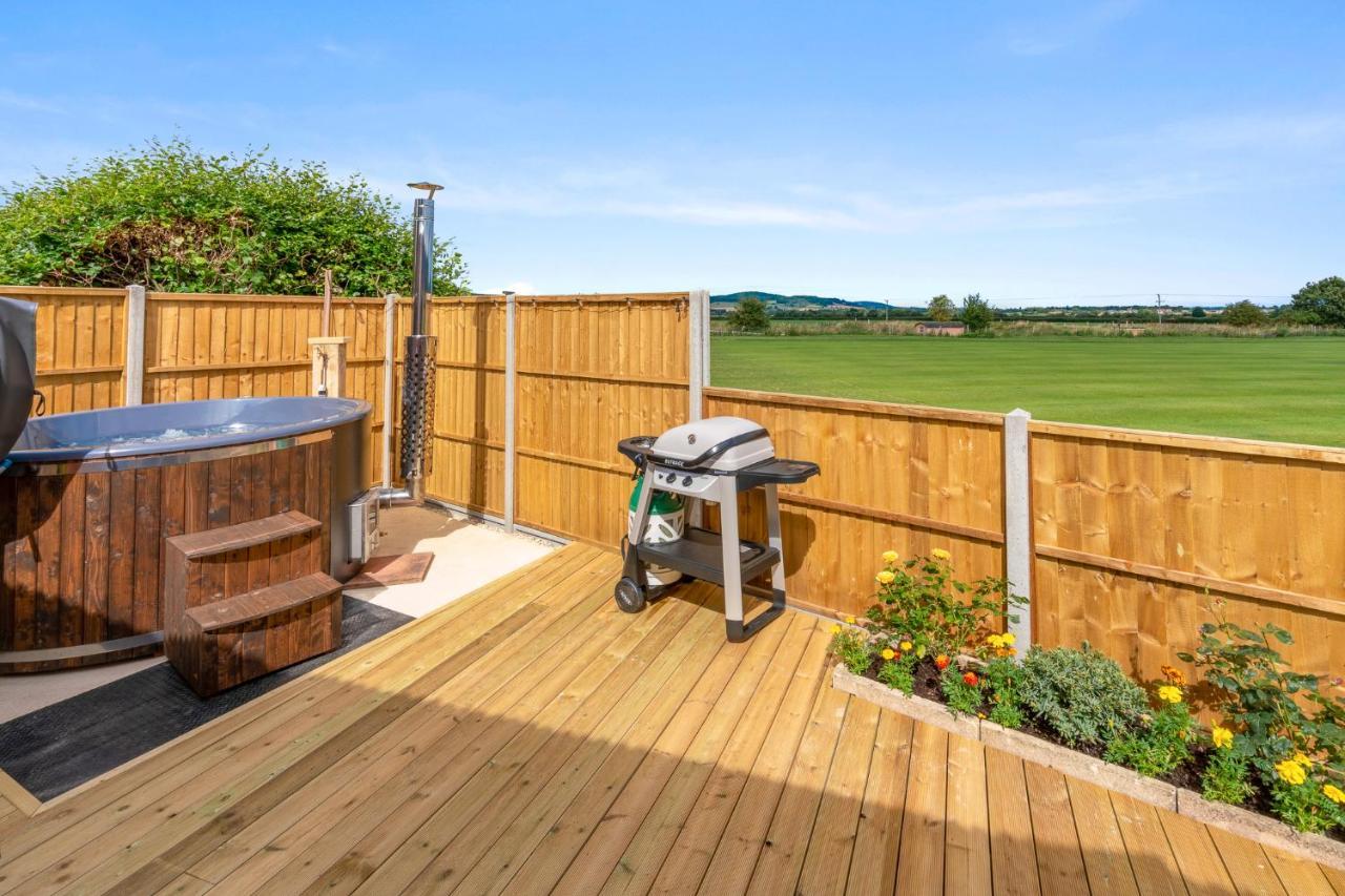 Outbak Shepherds Hut Cheltenham Esterno foto